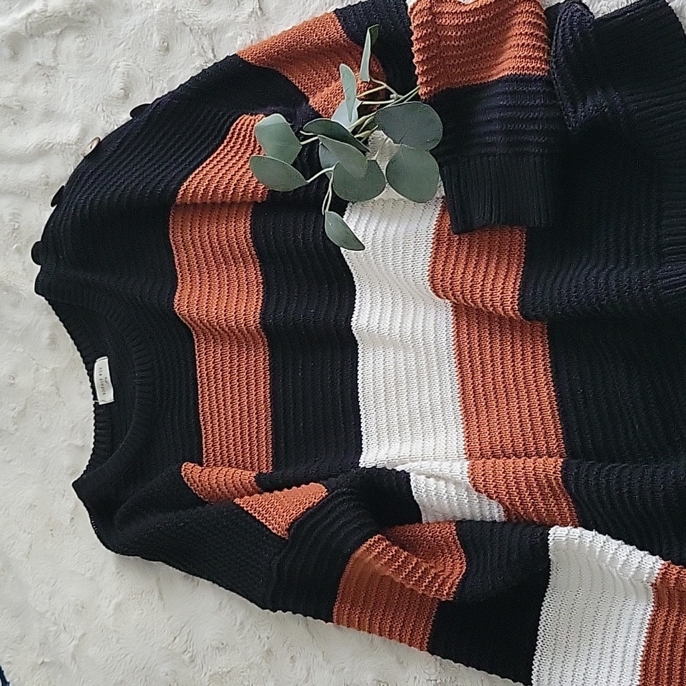 Edaline Slouchy Textured Button Detail Pullover